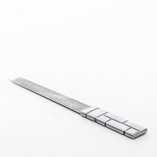 Neglefil med stålhåndtag